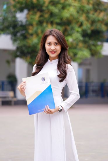 Cô Nguyễn Minh Hòa