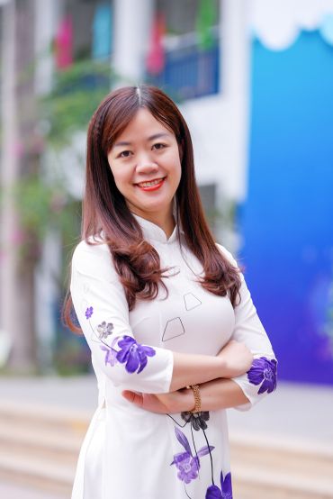 Cô Phạm Phương Nga