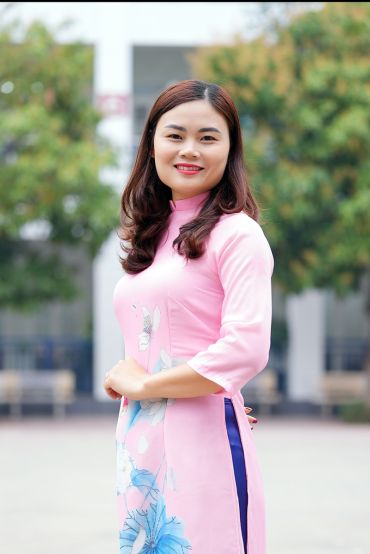 Cô Bùi Thị Hoa
