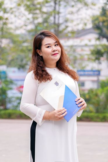 Cô Nguyễn Thu Nga