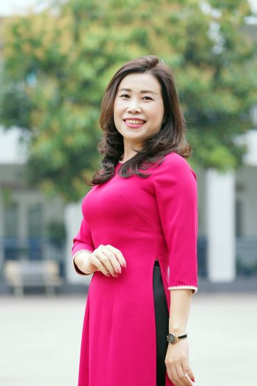 Cô Phạm Thị Thúy Nga