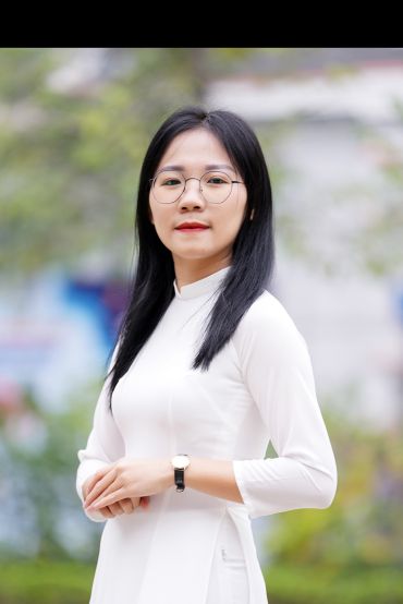 Cô Trần Thị Nga