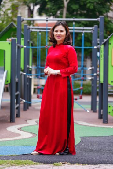 Cô Cao Thị Bình _ GV Tiếng Anh