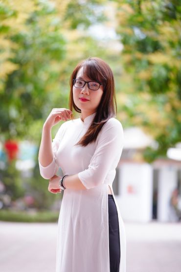 Cô Nguyễn Thu Hằng