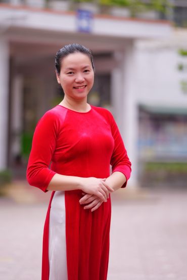 Cô Vương Thu Hằng