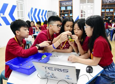 Sử dụng Robot và lập trình để vui học STEAM