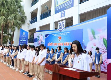 LỄ KẾT NẠP ĐOÀN VIÊN MỚI ĐỢT 1 NĂM HỌC 2023-2024