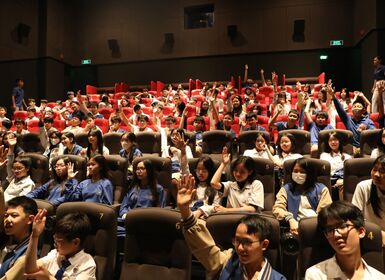 HỌC SINH TRƯỜNG THCS&THPT LÝ THÁI TỔ HỌC TIẾNG ANH THÔNG QUA HOẠT ĐỘNG TRẢI NGHIỆM