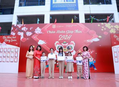 Trao giải Hội thi Khai bút đầu xuân Giáp Thìn 2024