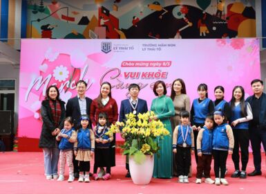 TGĐ Hệ hống GD Lý Thái Tổ chúc mừng nữ CB-GV-NV nhân dịp Quốc tế phụ nữ 8.3
