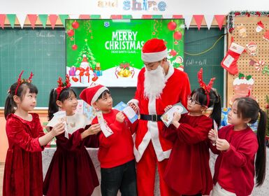 Không khí Noel ngập tràn trong từng lớp học