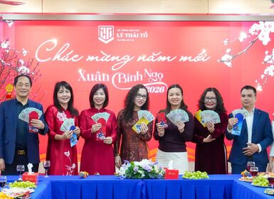 Lãnh đạo TCT Vinaconex gặp mặtCB-GV-NV Hệ thống giáo dục Lý Thái Tổ nhân dịp năm mới