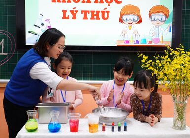 Cùng con bước vào lớp 1 bằng yêu thương