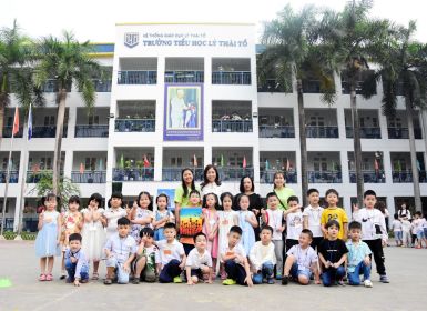 Học sinh Trường Mầm non Lý Thái Tổ 2 tham quan Trường Tiểu học Lý Thái Tổ