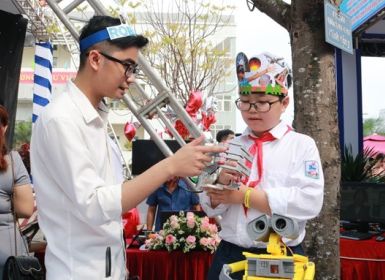 PHÒNG GIÁO DỤC VÀ ĐÀO TẠO QUẬN CẦU GIẤY VỚI GIẢI NHẤT NGÀY HỘI CÔNG NGHỆ THÔNG TIN THÀNH PHỐ LẦN THỨ V