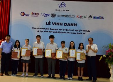 HỘI VẬT LÝ VIỆT NAM LONG TRỌNG TỔ CHỨC LỄ VINH DANH HỌC SINH ĐẠT GIẢI NĂM 2020