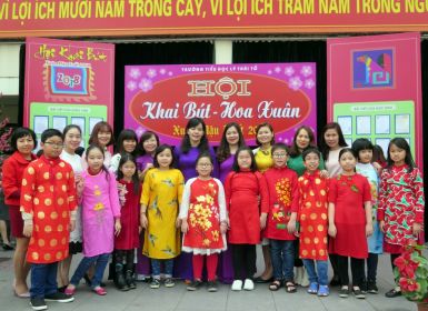 Rộn ràng Hội Khai bút – Hoa xuân chào Xuân Mậu Tuất 2018
