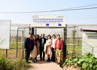 ​​​​​​​Lựa chọn các đơn vị cung cấp thực phẩm uy tín, đảm bảo chất lượng bữa ăn bán trú