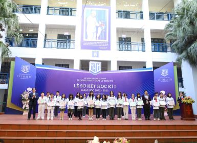 Lễ sơ kết học kì I, năm học 2022 - 2023