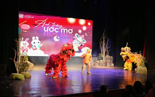 Tết Trung thu đong đầy yêu thương cùng đại gia đình Hệ thống giáo dục Lý Thái Tổ