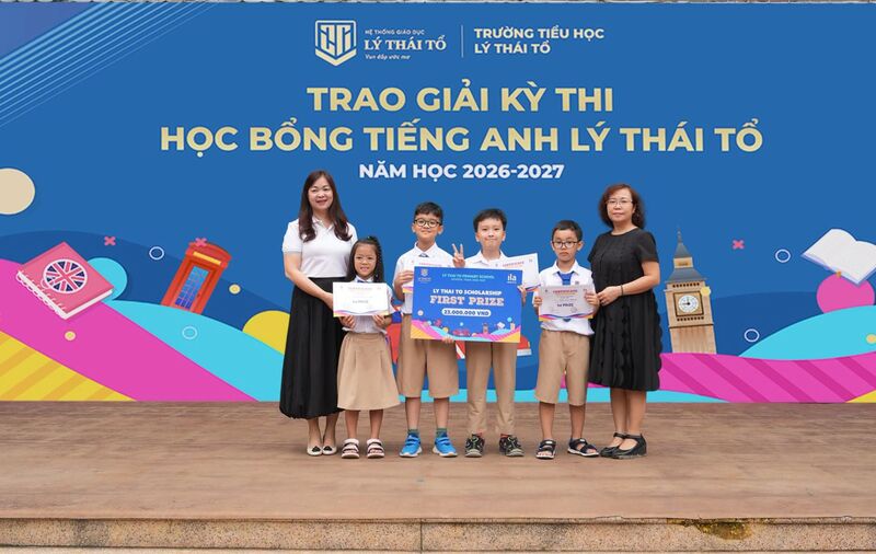 Trường Tiểu học trao tặng gần 1,5 tỷ đồng học bổng tiếng Anh cho học sinh xuất sắc