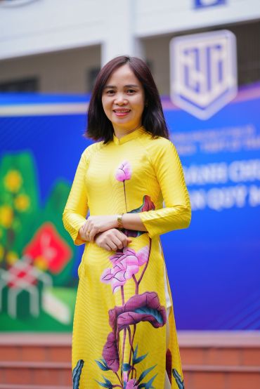 Cô Trần Thị Thu Hương