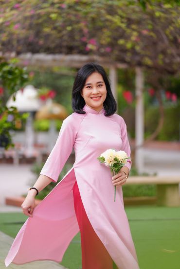 Cô Nguyễn Nguyệt Ánh